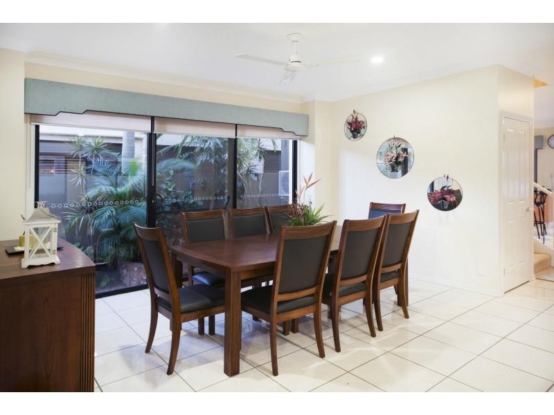523 Oyster Cove Promenade, Helensvale QLD 4212