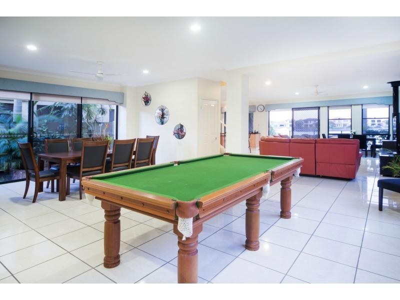 523 Oyster Cove Promenade, Helensvale QLD 4212