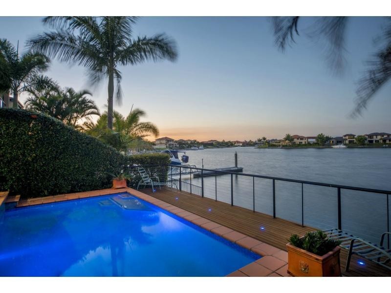 523 Oyster Cove Promenade, Helensvale QLD 4212