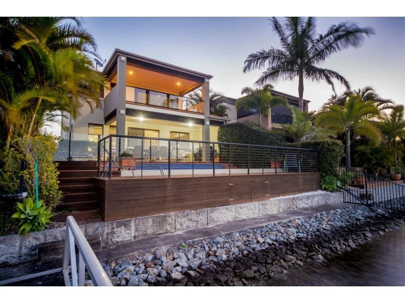 523 Oyster Cove Promenade, Helensvale QLD 4212