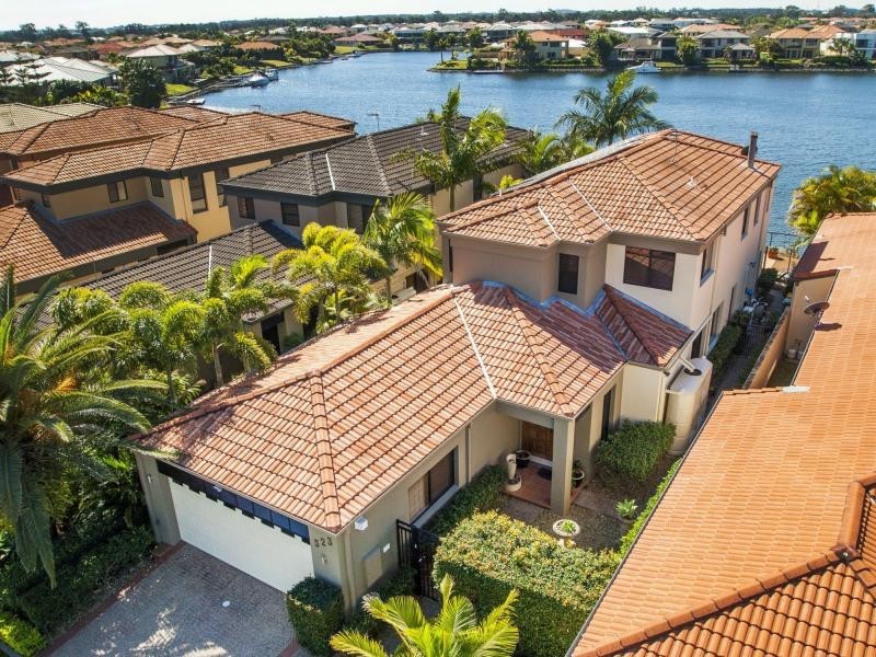 523 Oyster Cove Promenade, Helensvale QLD 4212