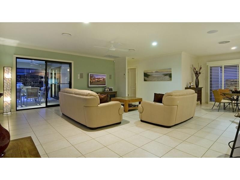 Hope Island QLD 4212