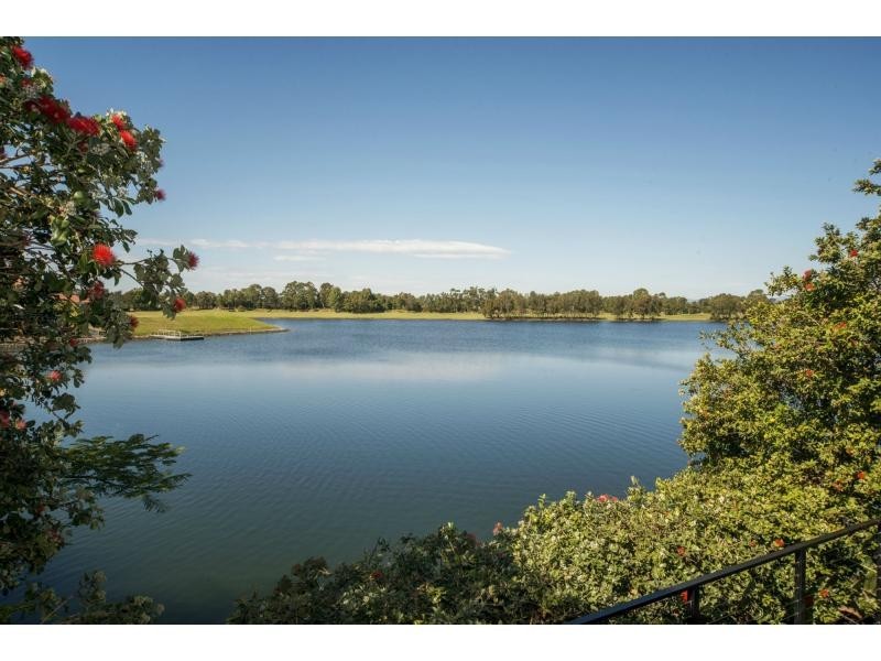 6065 Lugano Drive, Hope Island QLD 4212