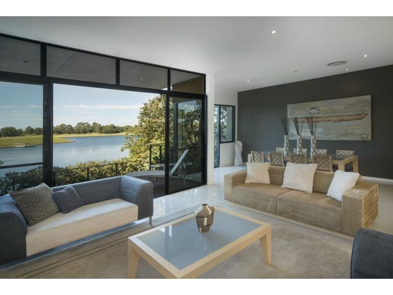 6065 Lugano Drive, Hope Island QLD 4212