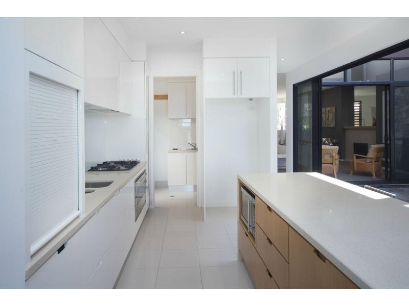 6065 Lugano Drive, Hope Island QLD 4212