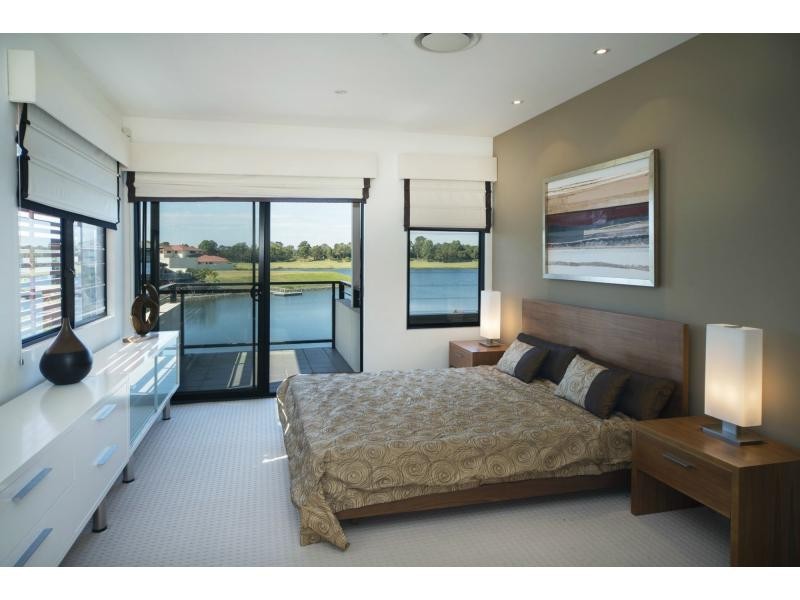 6065 Lugano Drive, Hope Island QLD 4212