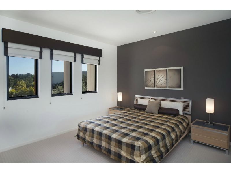 6065 Lugano Drive, Hope Island QLD 4212