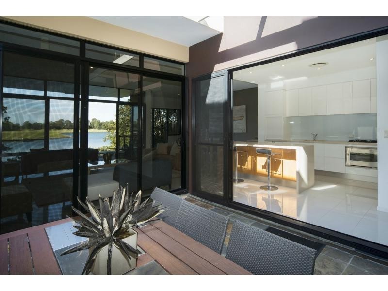 6065 Lugano Drive, Hope Island QLD 4212