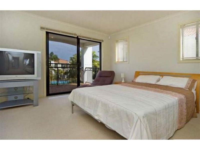 8890 Magnolia Drive East, Hope Island QLD 4212