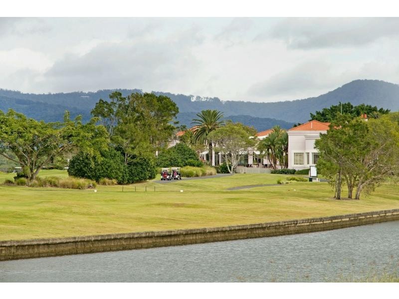 L6 Fairway Boulevard, Hope Island QLD 4212