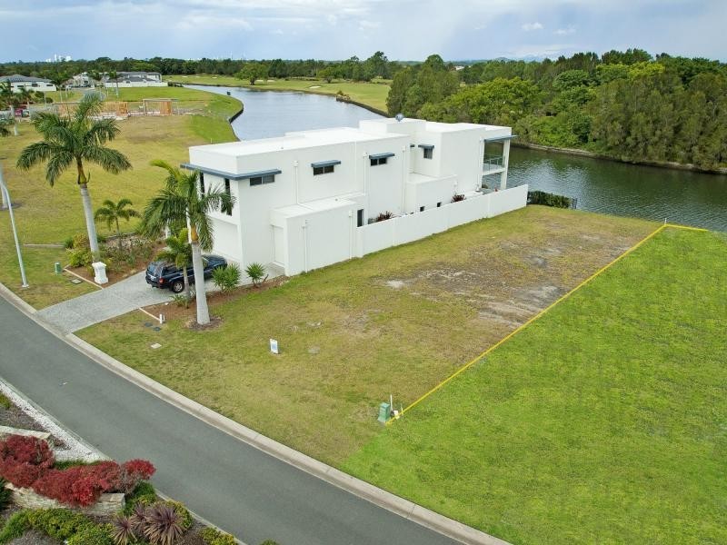 L6 Fairway Boulevard, Hope Island QLD 4212