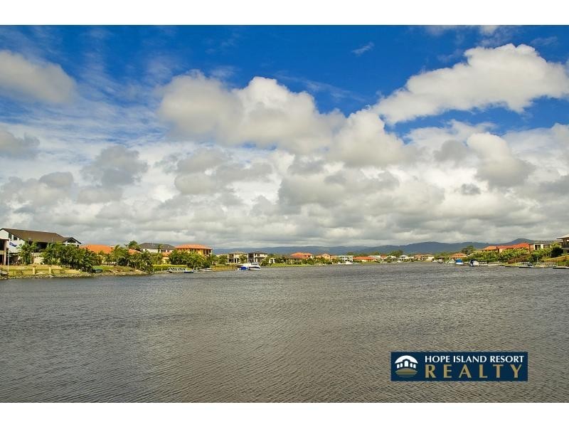 4 The Peninsula , (Monterey Keys), Helensvale QLD 4212