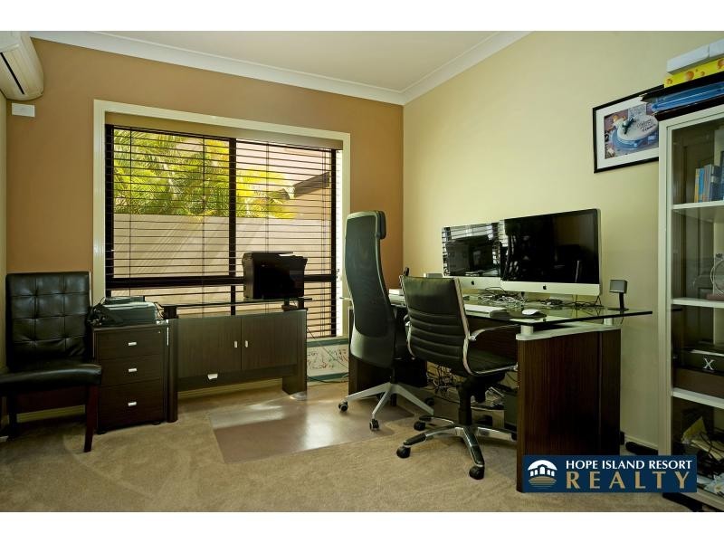 4 The Peninsula , (Monterey Keys), Helensvale QLD 4212