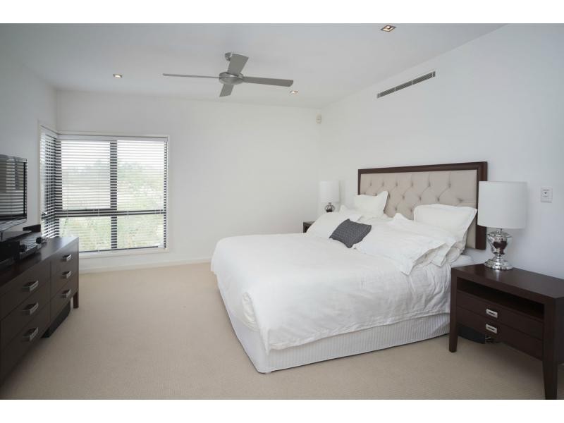 6027 Lucerne Circuit, Hope Island QLD 4212