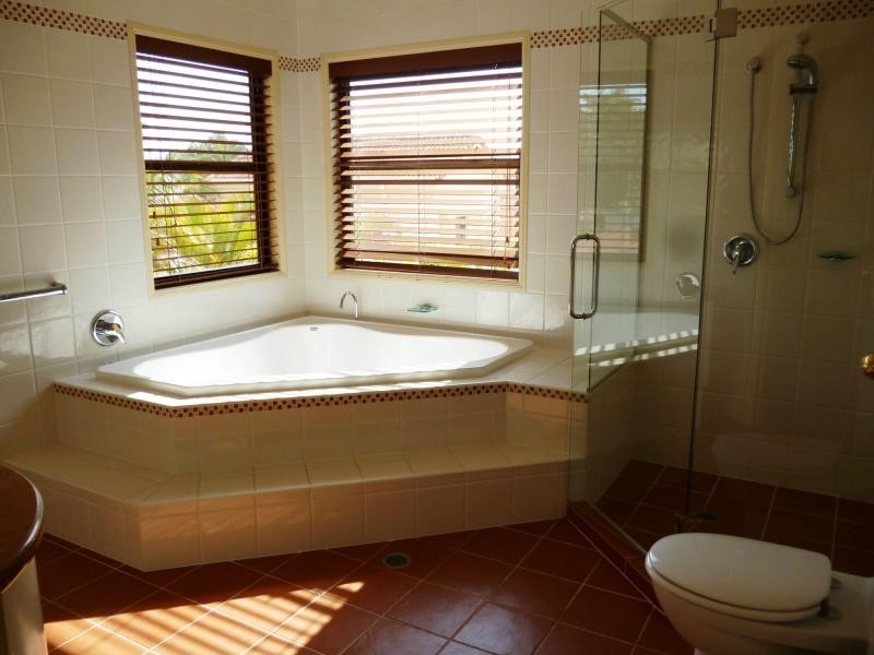 Hope Island QLD 4212