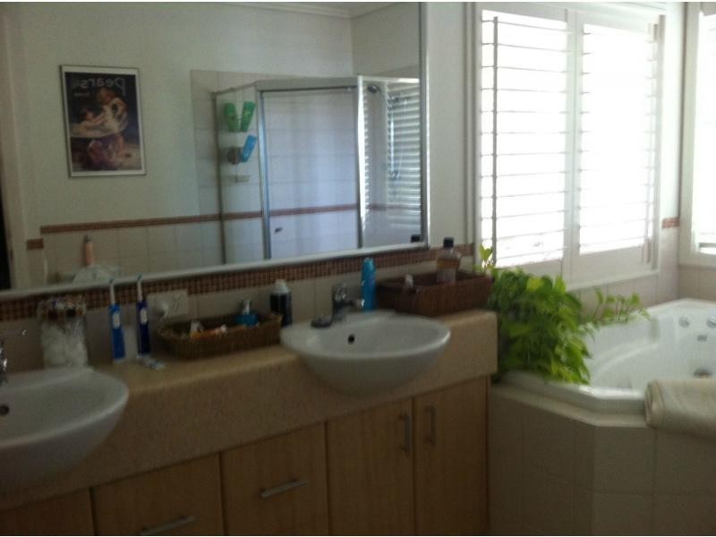 Coomera Waters QLD 4209