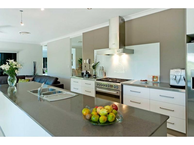 2523 Gracemere Circuit North, Hope Island QLD 4212