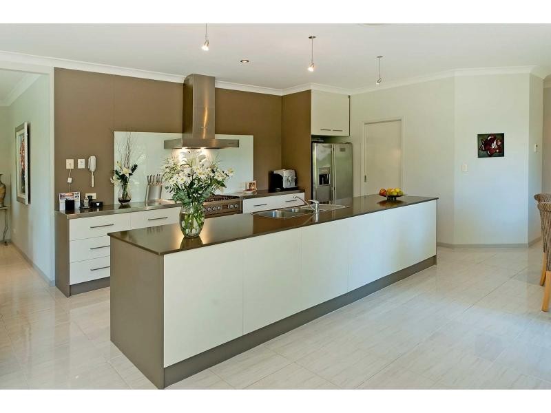 2523 Gracemere Circuit North, Hope Island QLD 4212