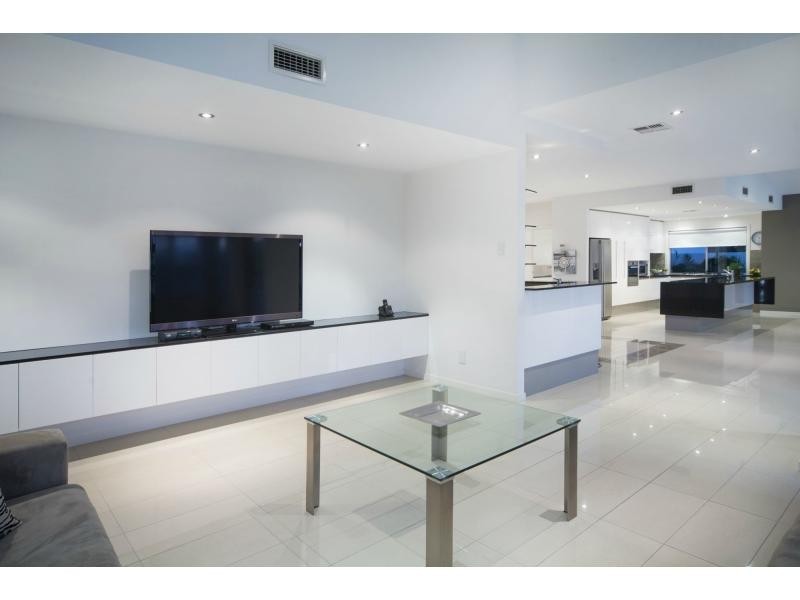 98 Southaven Drive, River Links, Helensvale QLD 4212