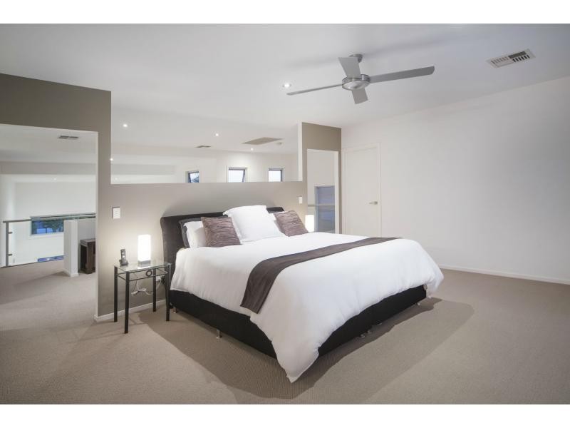 98 Southaven Drive, River Links, Helensvale QLD 4212