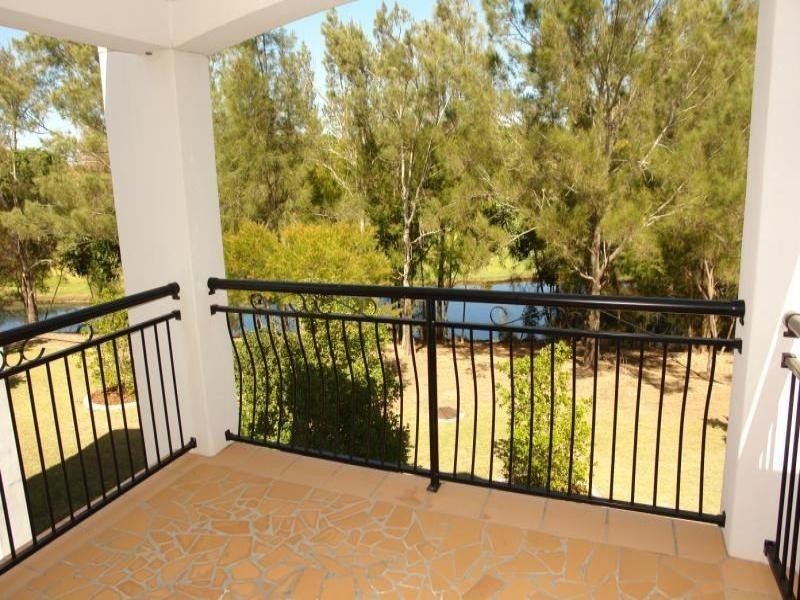 8868 Magnolia Drive East, Hope Island QLD 4212