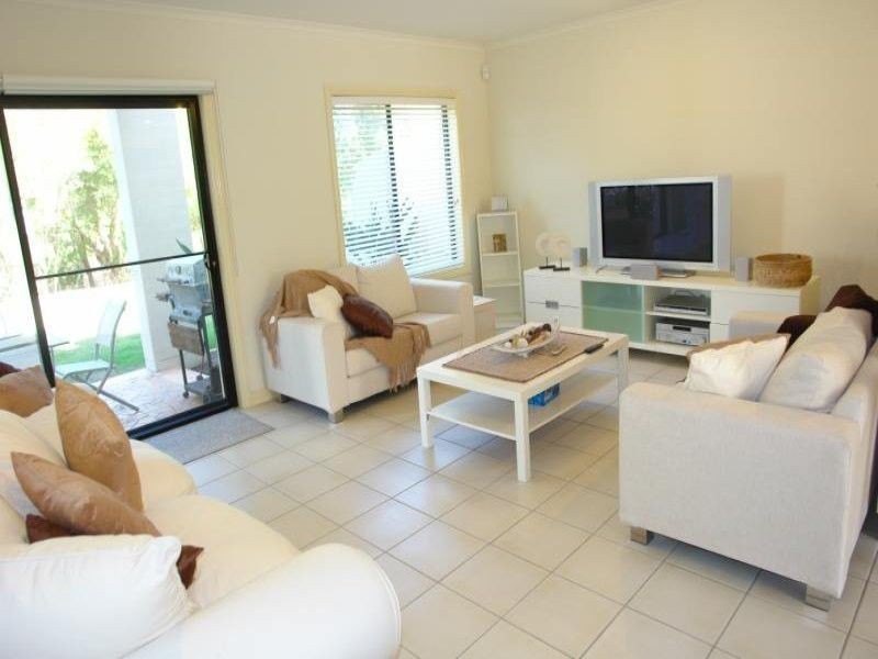 8868 Magnolia Drive East, Hope Island QLD 4212
