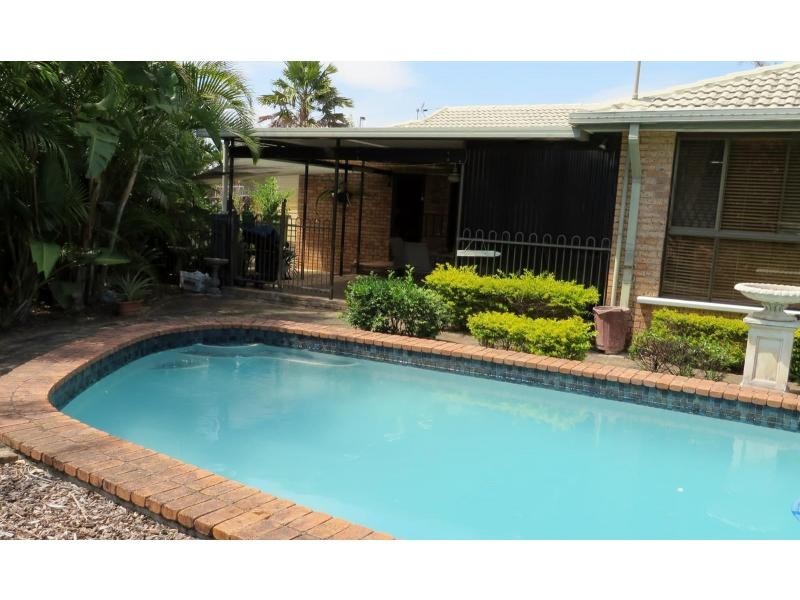 18 Dromana Crescent, Helensvale QLD 4212