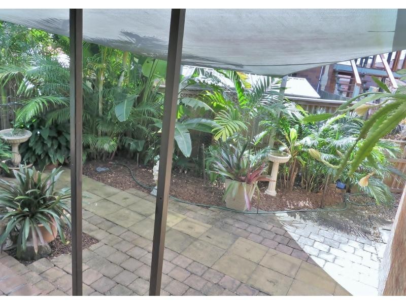 18 Dromana Crescent, Helensvale QLD 4212