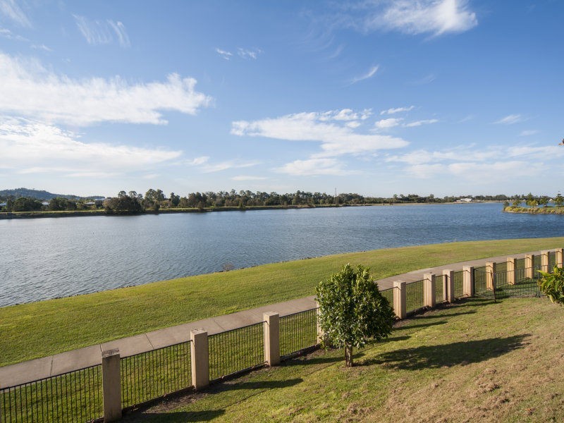 7 Princeton Street, Oxenford QLD 4210