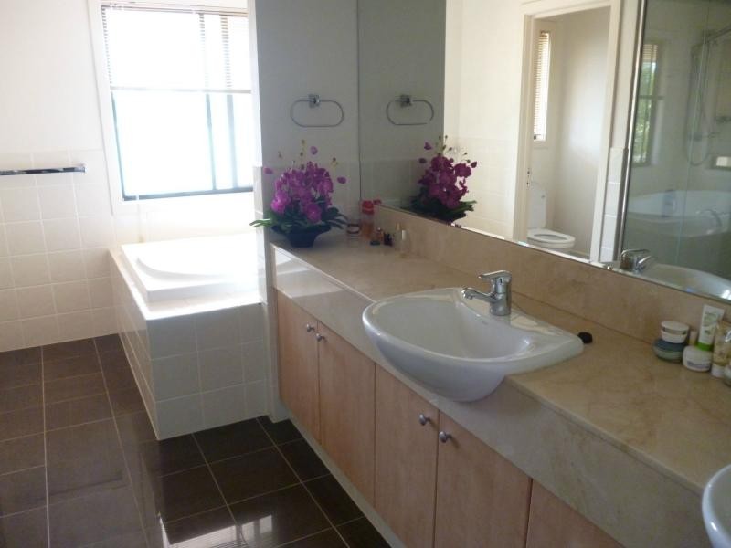 Hope Island QLD 4212