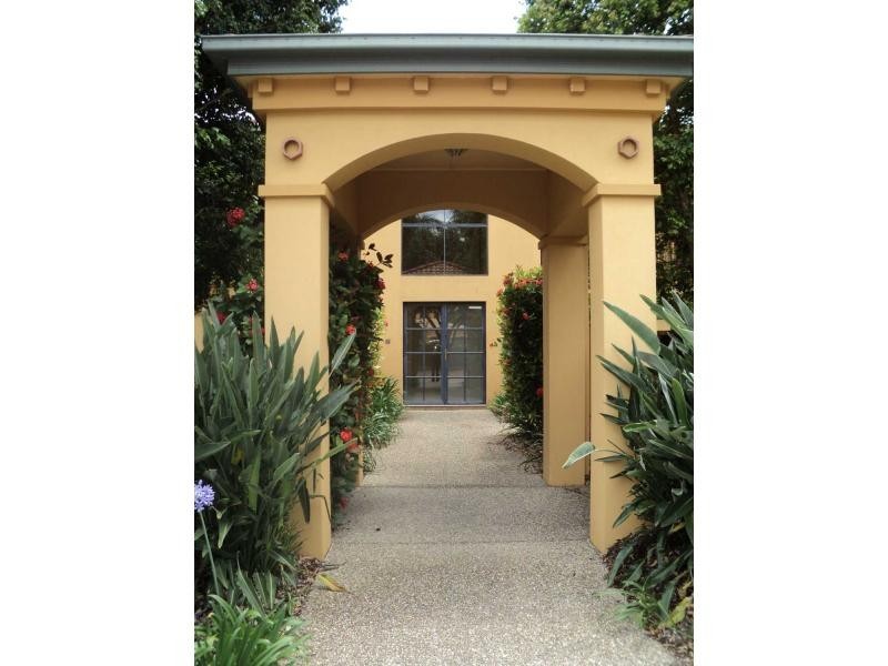 Hope Island QLD 4212