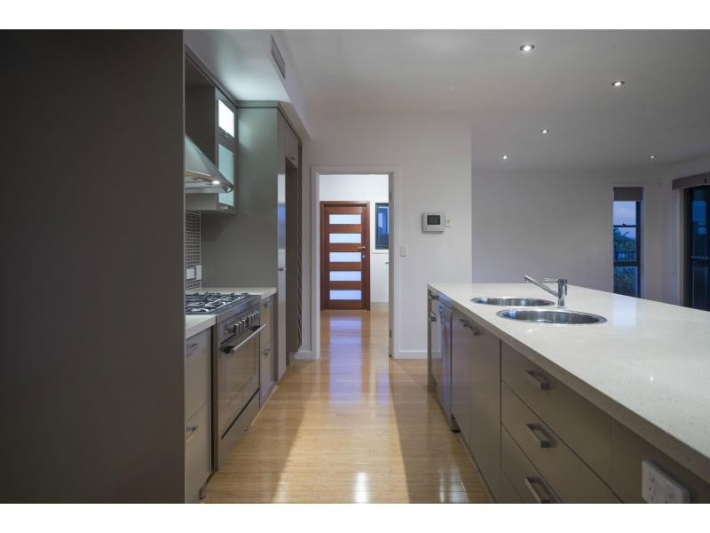 20 North Bank Court, River Links, Helensvale QLD 4212