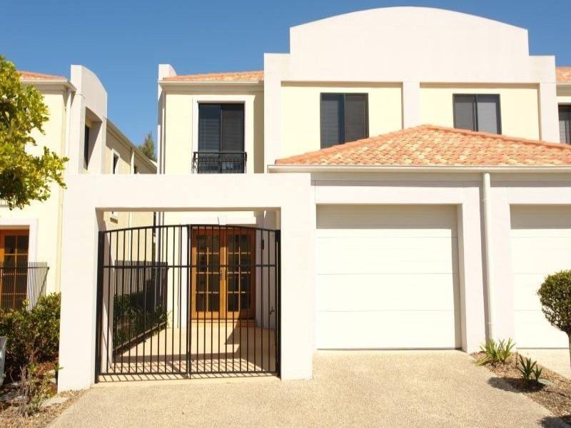 8868 Magnolia Drive East, Hope Island QLD 4212