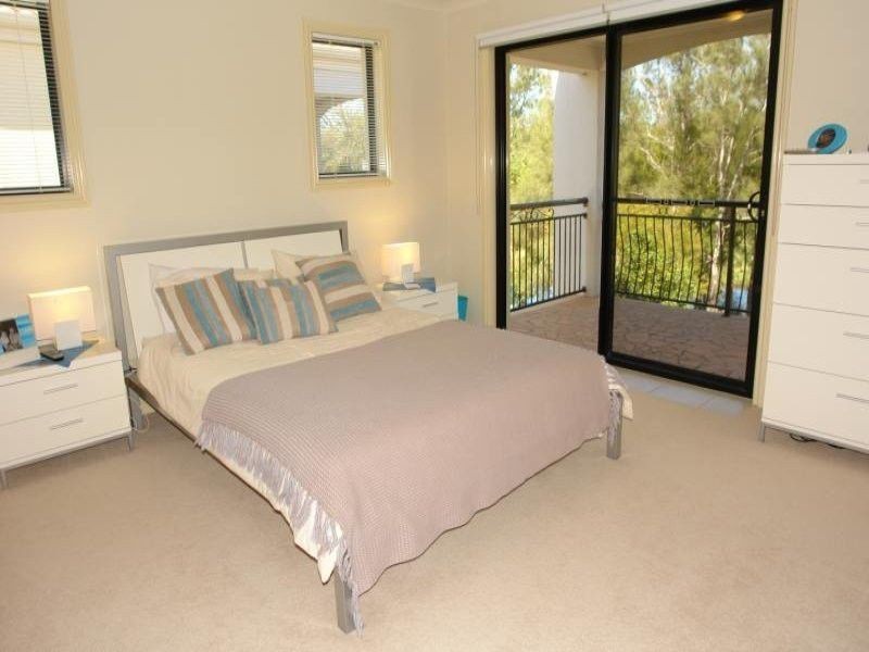 8868 Magnolia Drive East, Hope Island QLD 4212