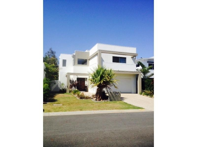 3 Fleetwood Court, Helensvale QLD 4212