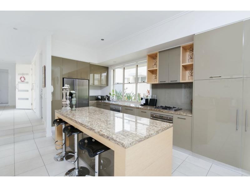 Hope Island QLD 4212