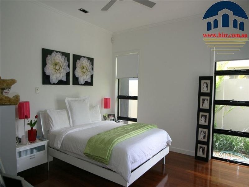 Hope Island QLD 4212