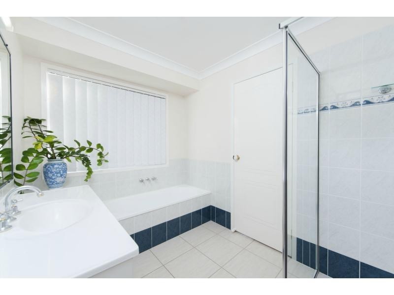 22 Dallow Crescent, Monterey Keys, Helensvale QLD 4212