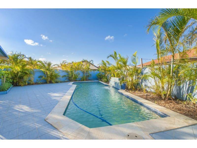 22 Dallow Crescent, Monterey Keys, Helensvale QLD 4212