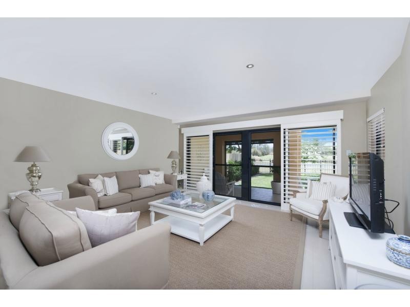 3211 Palladian Drive, Hope Island QLD 4212