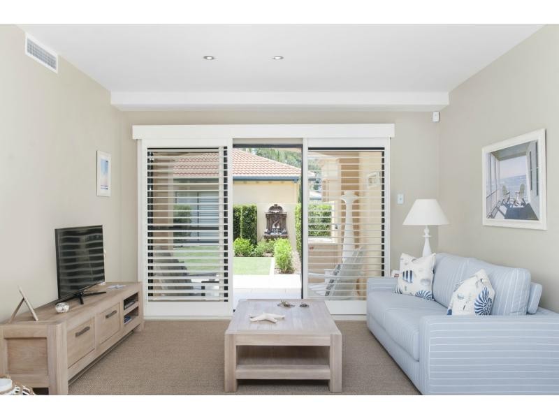 3211 Palladian Drive, Hope Island QLD 4212