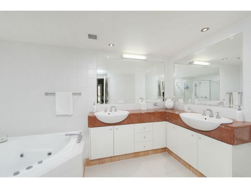 3211 Palladian Drive, Hope Island QLD 4212