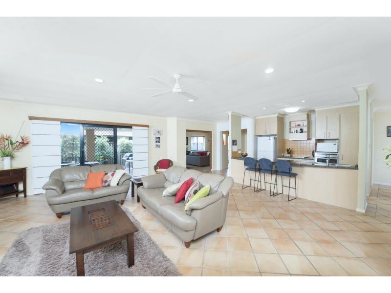 3 Shinnecock Close, Hope Island QLD 4212