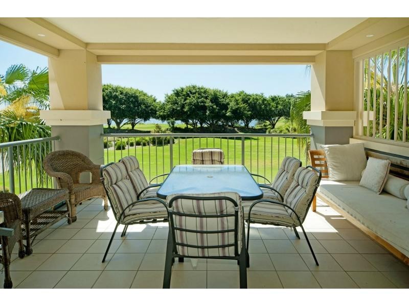 8427 Magnolia Drive, Hope Island QLD 4212