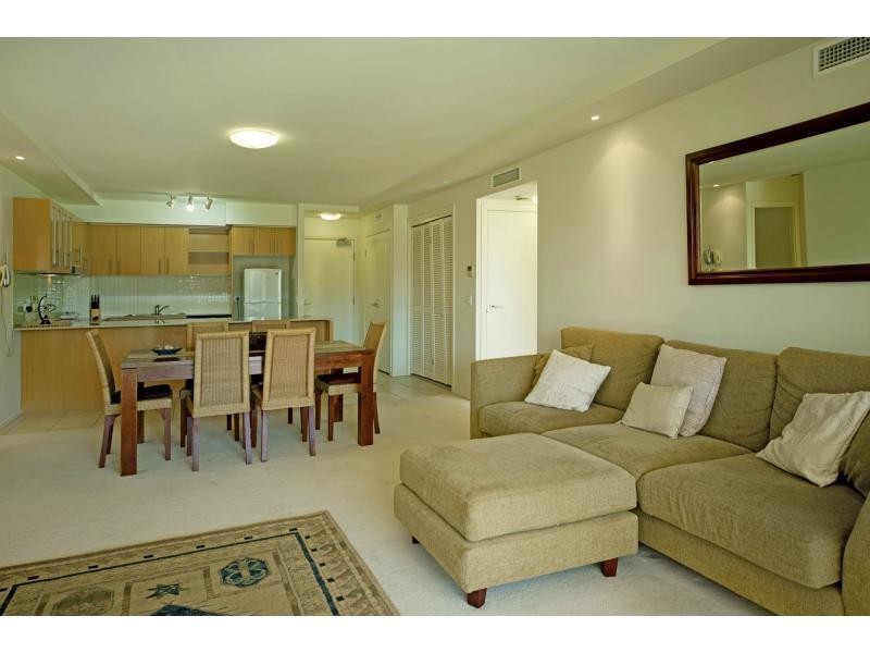 8427 Magnolia Drive, Hope Island QLD 4212