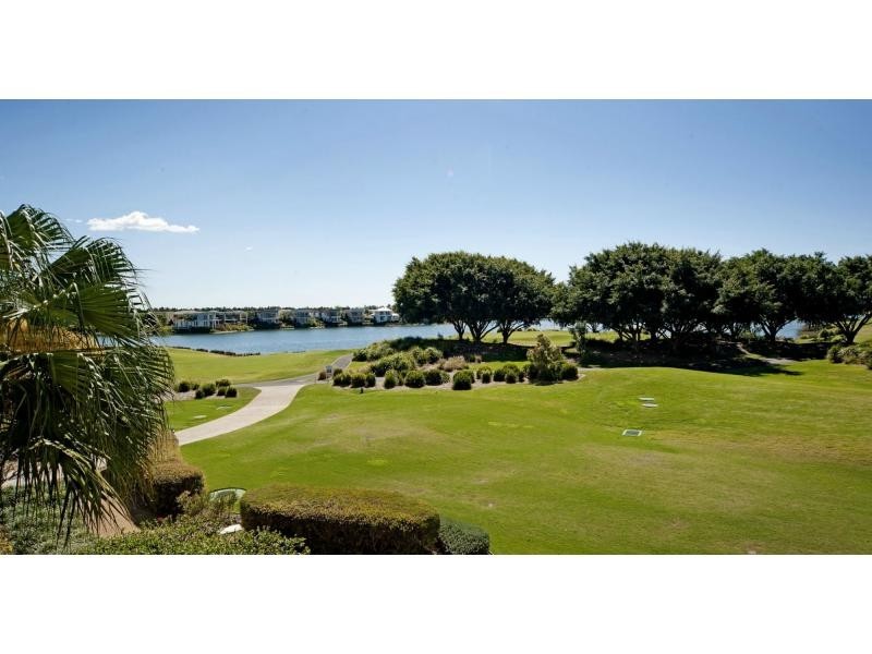 8427 Magnolia Drive, Hope Island QLD 4212