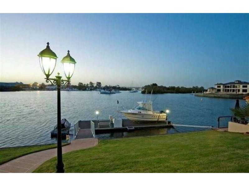 Hope Island QLD 4212
