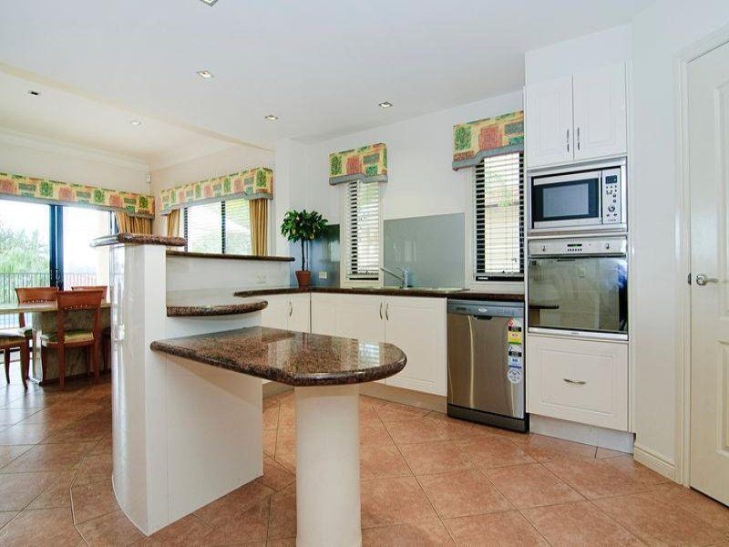 Hope Island QLD 4212