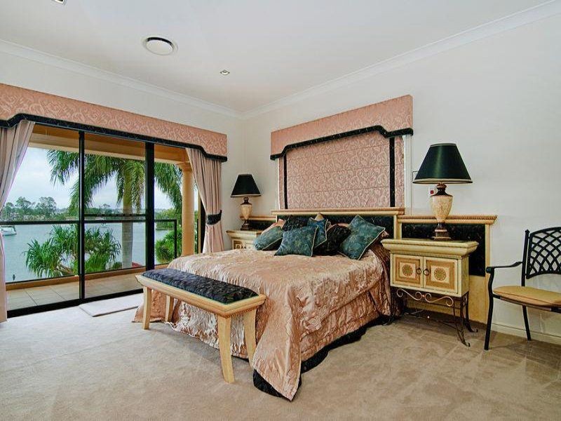Hope Island QLD 4212