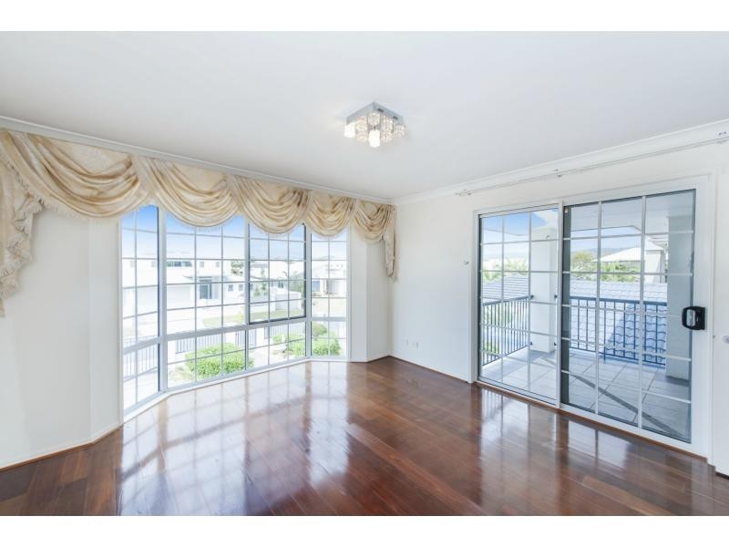 35 North Bank Court, River Links, Helensvale QLD 4212